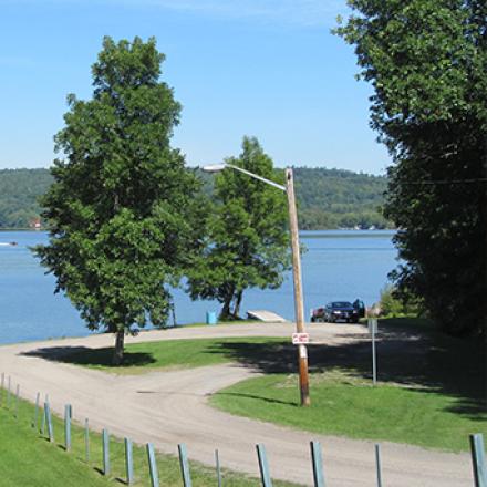 Picture of the boat launch at fall